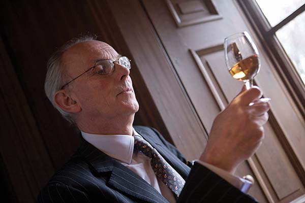 MASTER BLENDER SCOTT CELEBRATES 40 YEARS IN INDUSTRY