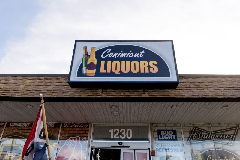 Retail Review: Conimicut Liquors