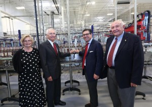 Commonwealth of Kentucky Governor Steve Beshear and Lawrenceburg Mayor Edwinna Baker join Wild Turkey Master Distiller Jimmy Russell and Gruppo Campari CEO Bob Kunze-Concewitz to start the bottling line at Wild Turkey Bourbon's new $43 million Packaging Facility. (PRNewsFoto/Gruppo Campari)