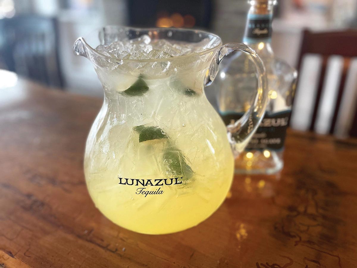 Mykono Pub Hosts Lunazul Cinco de Mayo