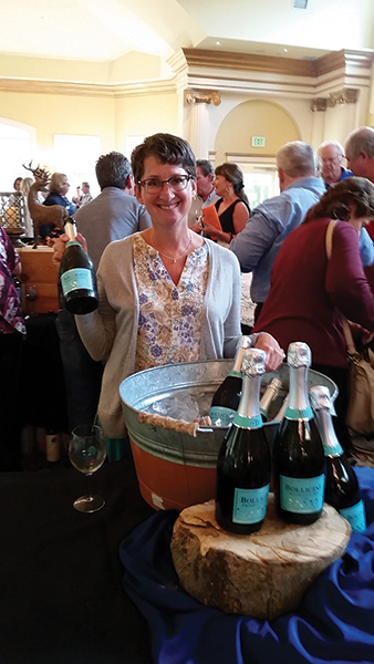 Slocum & Sons Pours Prosecco at Taste in Simsbury