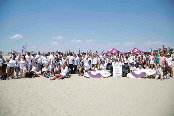 Barefoot Wine Celebrates World Beach Rescue Day