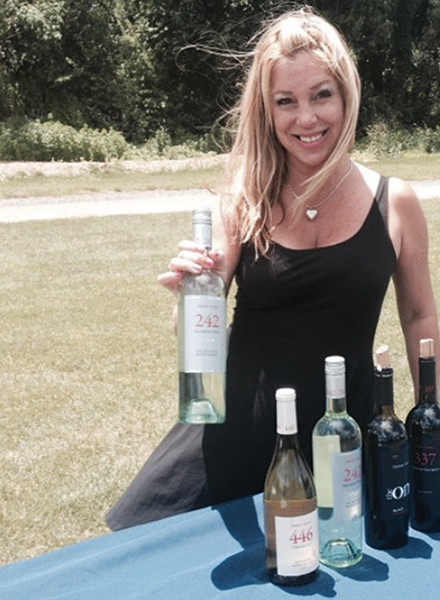 Noble Wines Pours Tastes at Chamber Charity Golf Tournament