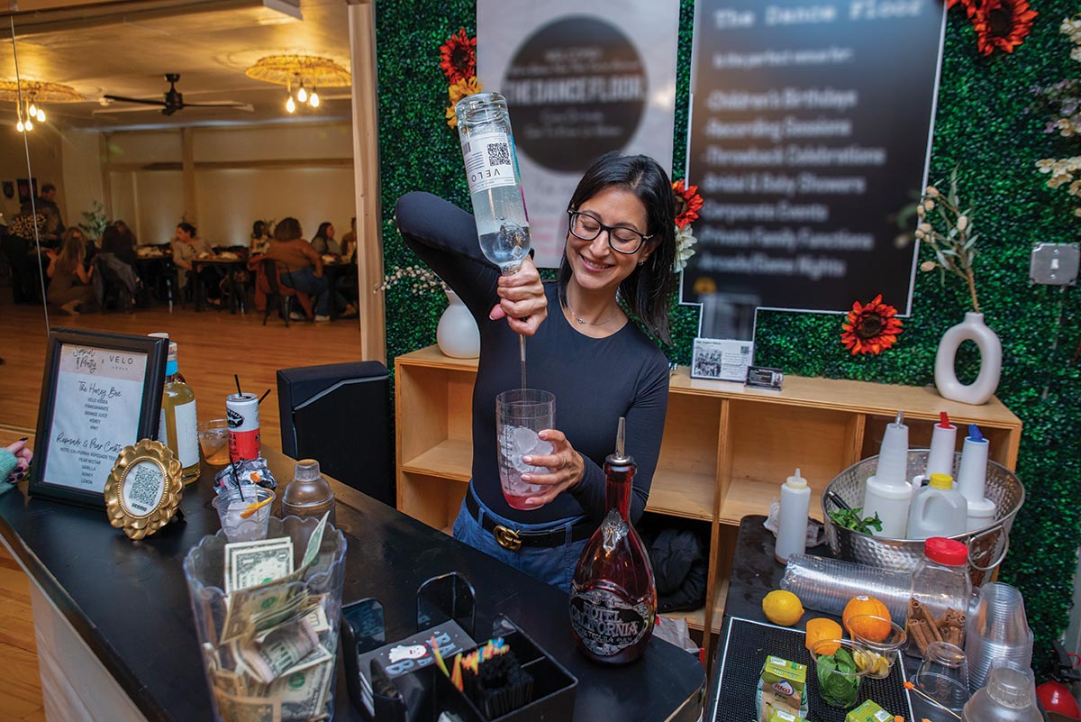 Serving Up: The Honey Bee at Sippin’ Pretty Mobile Bar